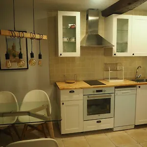 Piso Con Encanto En La Parte Vieja. Apartamento