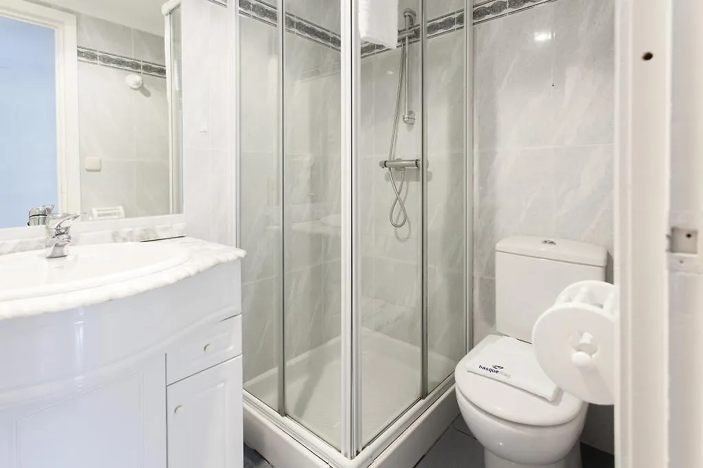 Lore Artean - Basque Stay Hondarribia