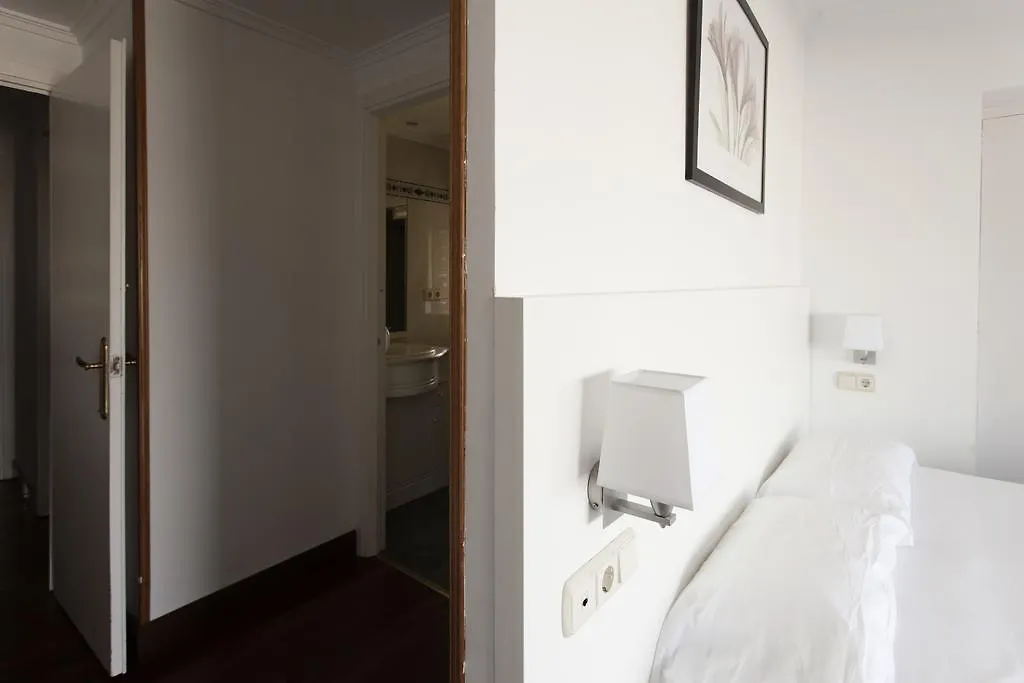 Lore Artean - Basque Stay Hondarribia